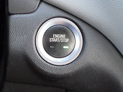 Used 2019 Chevrolet Equinox LS FWD image 21