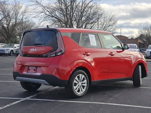 Used 2023 Kia Soul LX image 15