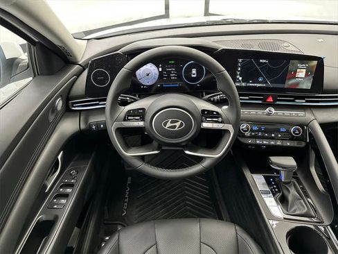 New 2025 Hyundai Elantra Limited image 23