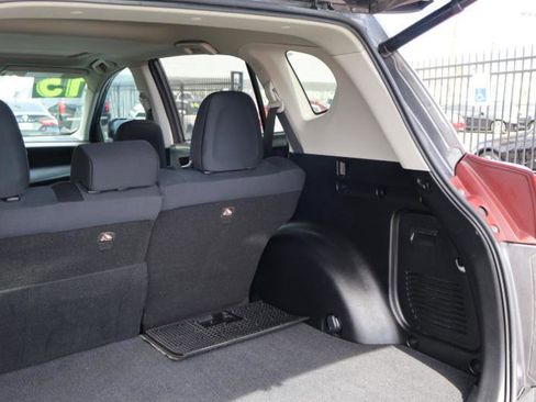 Used 2015 Toyota RAV4 XLE FWD image 13