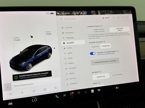 Used 2018 Tesla Model 3 Long Range image 19