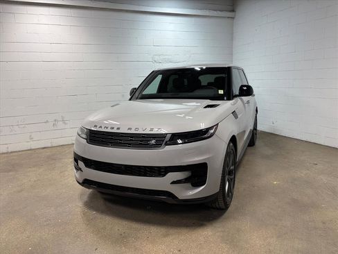 New 2026 Land Rover Range Rover Sport SE AWD/4WD image 2
