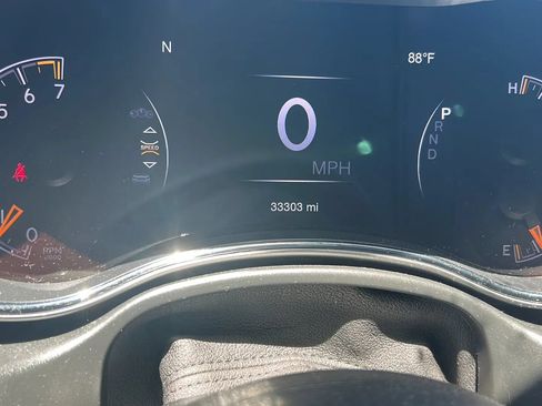 Used 2020 Jeep Grand Cherokee Overland AWD/4WD image 35