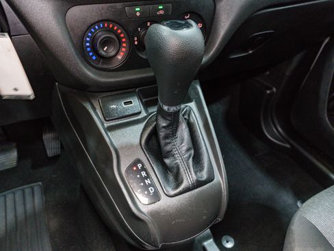 Used 2022 RAM ProMaster City Tradesman w/ Window Group 04 image 21