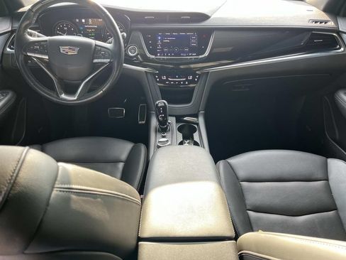 Used 2022 Cadillac XT6 Sport w/ Technology Package AWD/4WD image 12