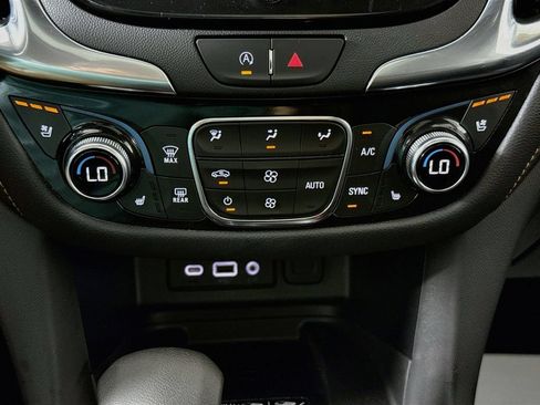 Used 2022 Chevrolet Equinox Premier FWD image 15