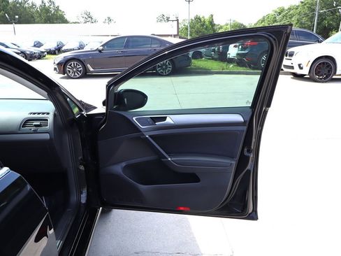 Used 2015 Volkswagen Golf TDI S FWD image 28