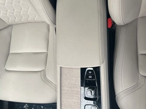 Used 2025 Volvo XC90 B5 Plus image 26