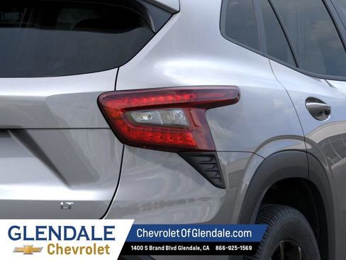 New 2026 Chevrolet Trax LT w/ Driver Confidence Package FWD image 11