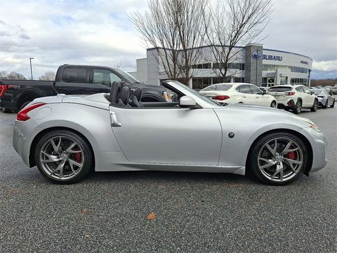 Used 2014 Nissan 370Z Touring w/ Sport Package image 7