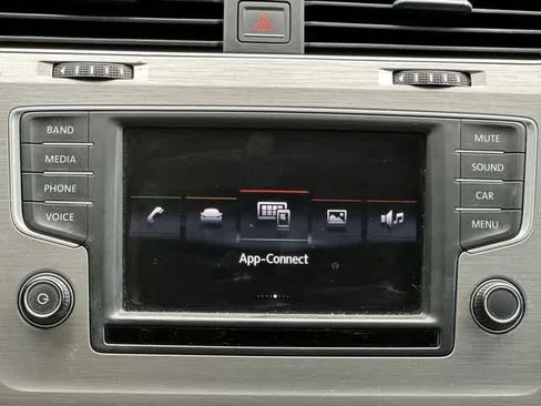 Used 2016 Volkswagen Golf SE FWD image 13