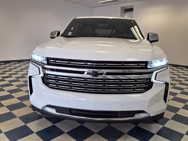 Used 2021 Chevrolet Suburban Premier w/ Premium Package RWD image 2
