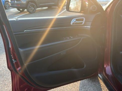 Used 2021 Jeep Grand Cherokee Limited image 8