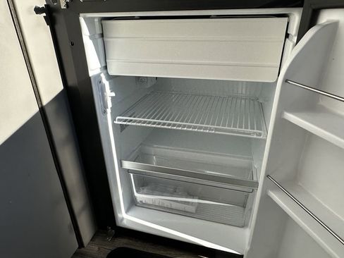 Used 2022 Mercedes-Benz Sprinter 3500 image 21