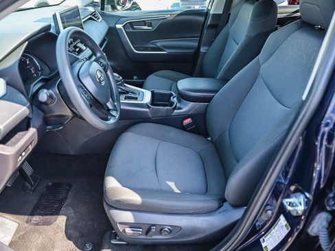 Used 2025 Toyota RAV4 XLE FWD image 9
