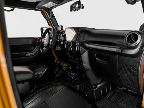 Used 2014 Jeep Wrangler Unlimited Sport w/ Power Convenience Group AWD/4WD image 11