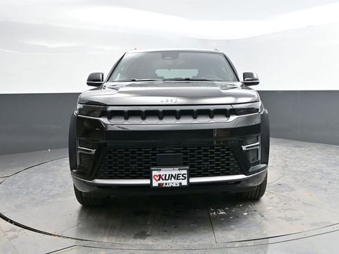 New 2026 Jeep Grand Wagoneer Limited AWD/4WD image 2