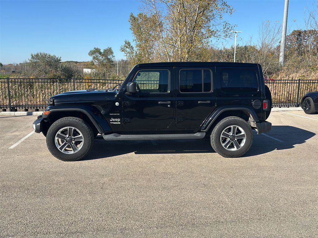 Used 2019 Jeep Wrangler Unlimited Sahara AWD/4WD image 4