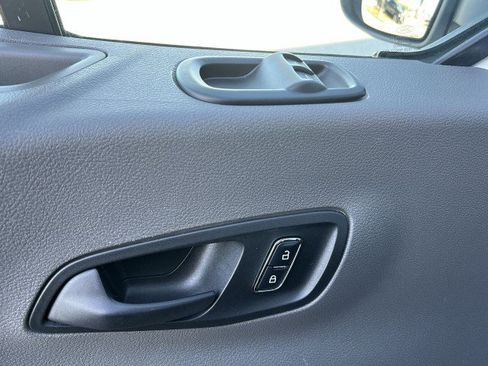 Used 2023 Ford Transit 350 XLT image 22