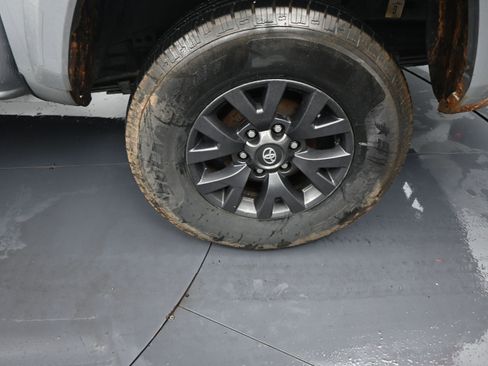 Used 2022 Toyota Tacoma SR5 image 21