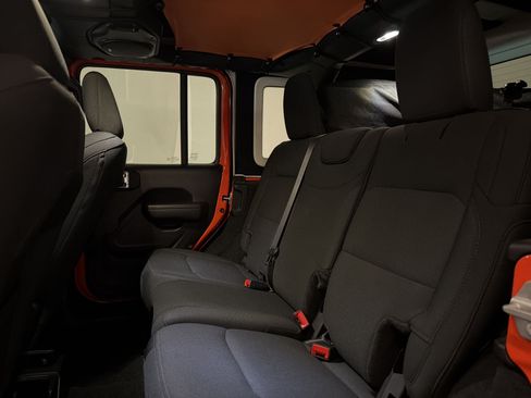 Used 2023 Jeep Wrangler Unlimited Sport AWD/4WD image 22