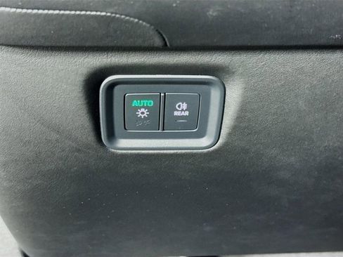 Used 2025 Porsche Cayenne GTS image 10