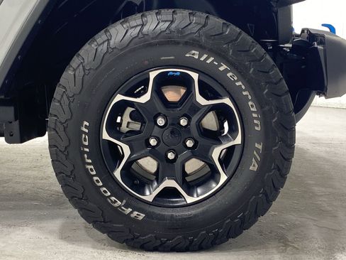 Used 2023 Jeep Wrangler Unlimited Rubicon 4xe w/ Cold Weather Group AWD/4WD image 10