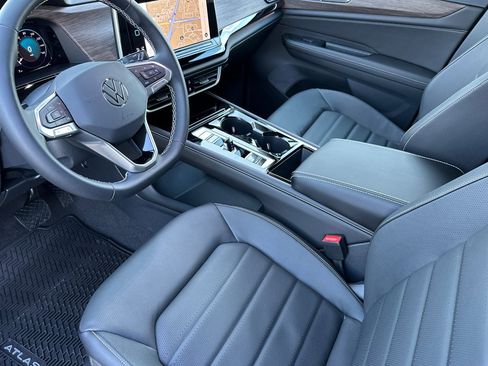New 2026 Volkswagen Atlas SEL image 9