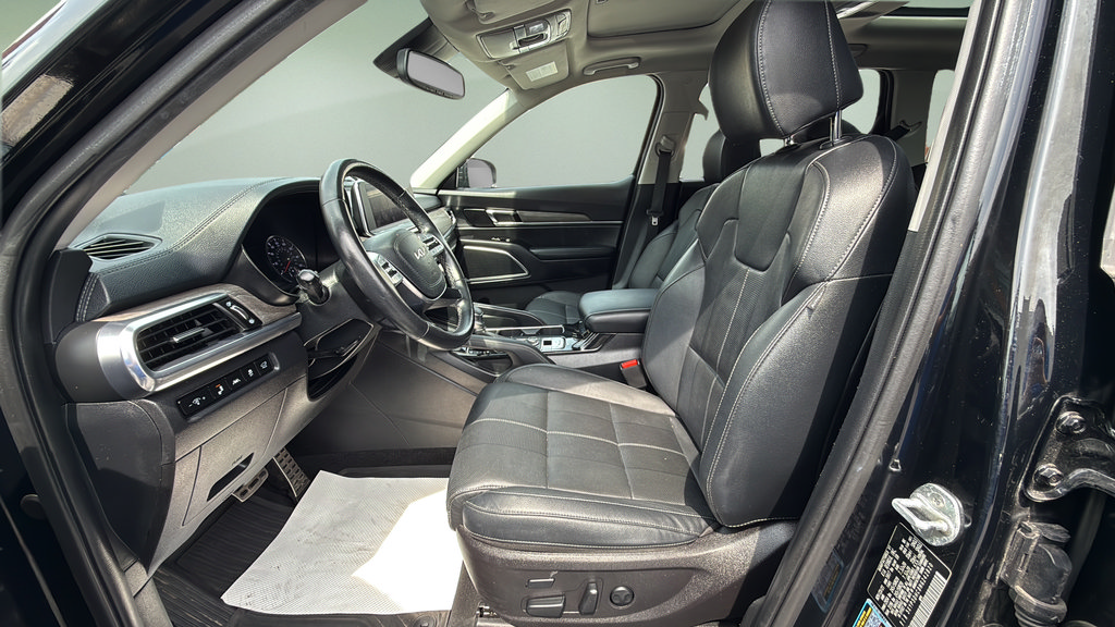 Used 2022 Kia Telluride SX w/ Nightfall Edition Package AWD/4WD image 11