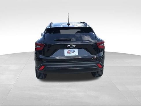 Certified 2024 Chevrolet Trax RS w/ Sunroof Package FWD image 4