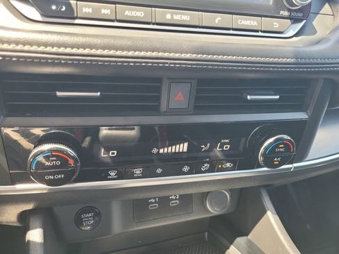 Certified 2025 Nissan Rogue SV AWD/4WD image 24
