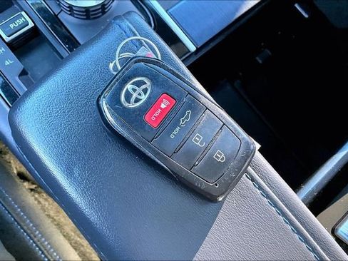 Used 2023 Toyota Tundra Platinum AWD/4WD image 10