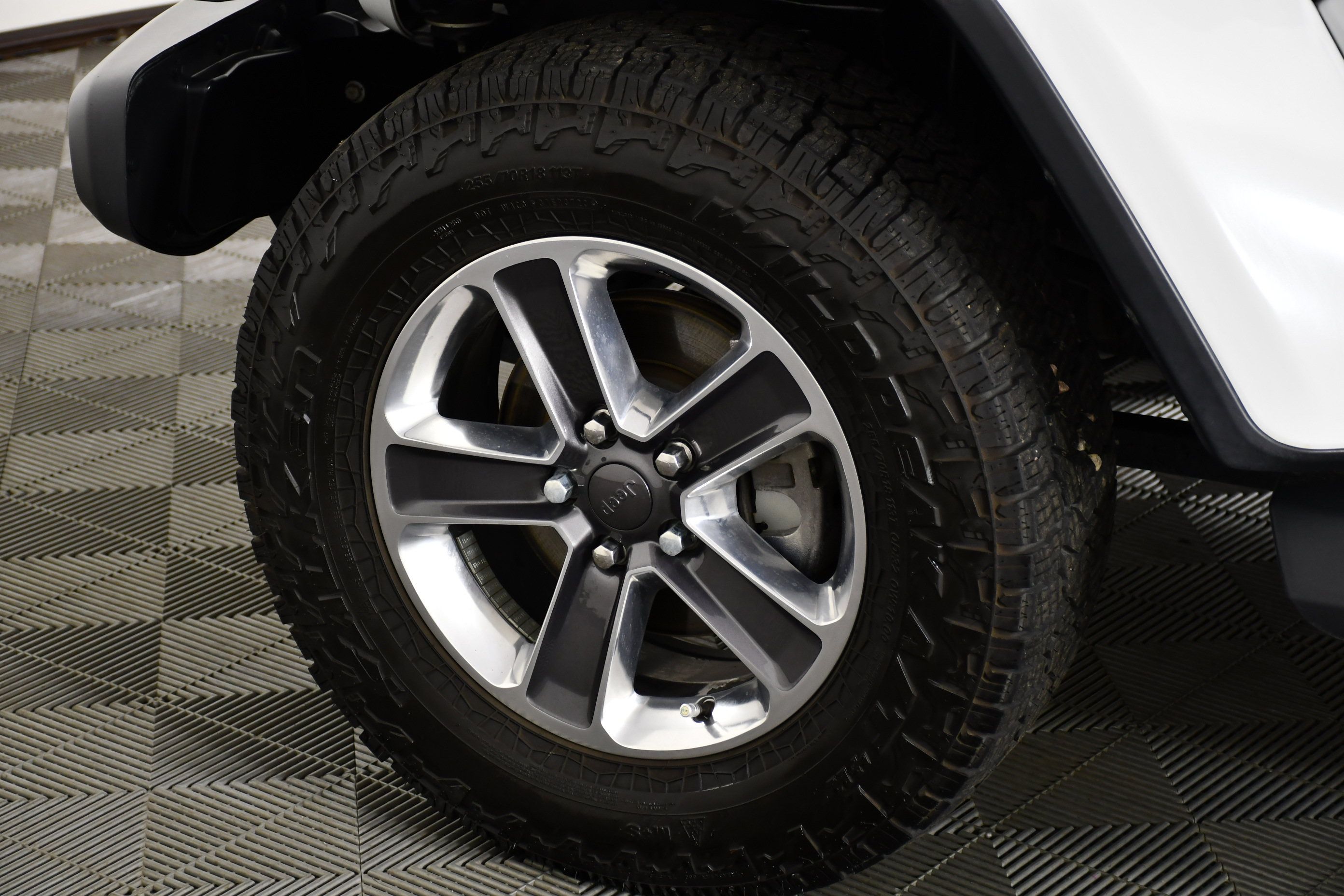 Used 2018 Jeep Wrangler Unlimited Sahara AWD/4WD image 49