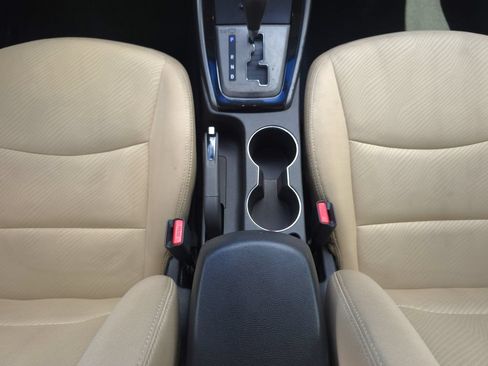 Used 2013 Hyundai Elantra GLS w/ Preferred Pkg FWD image 18
