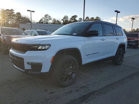 New 2025 Jeep Grand Cherokee L Limited image 3