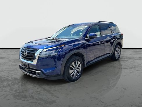 Used 2025 Nissan Pathfinder SV FWD image 5