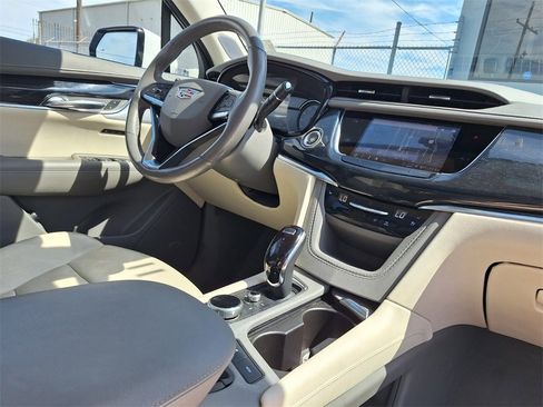 Certified 2024 Cadillac XT6 Premium Luxury image 27