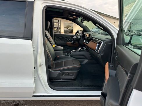 Used 2023 GMC Canyon AT4 image 27