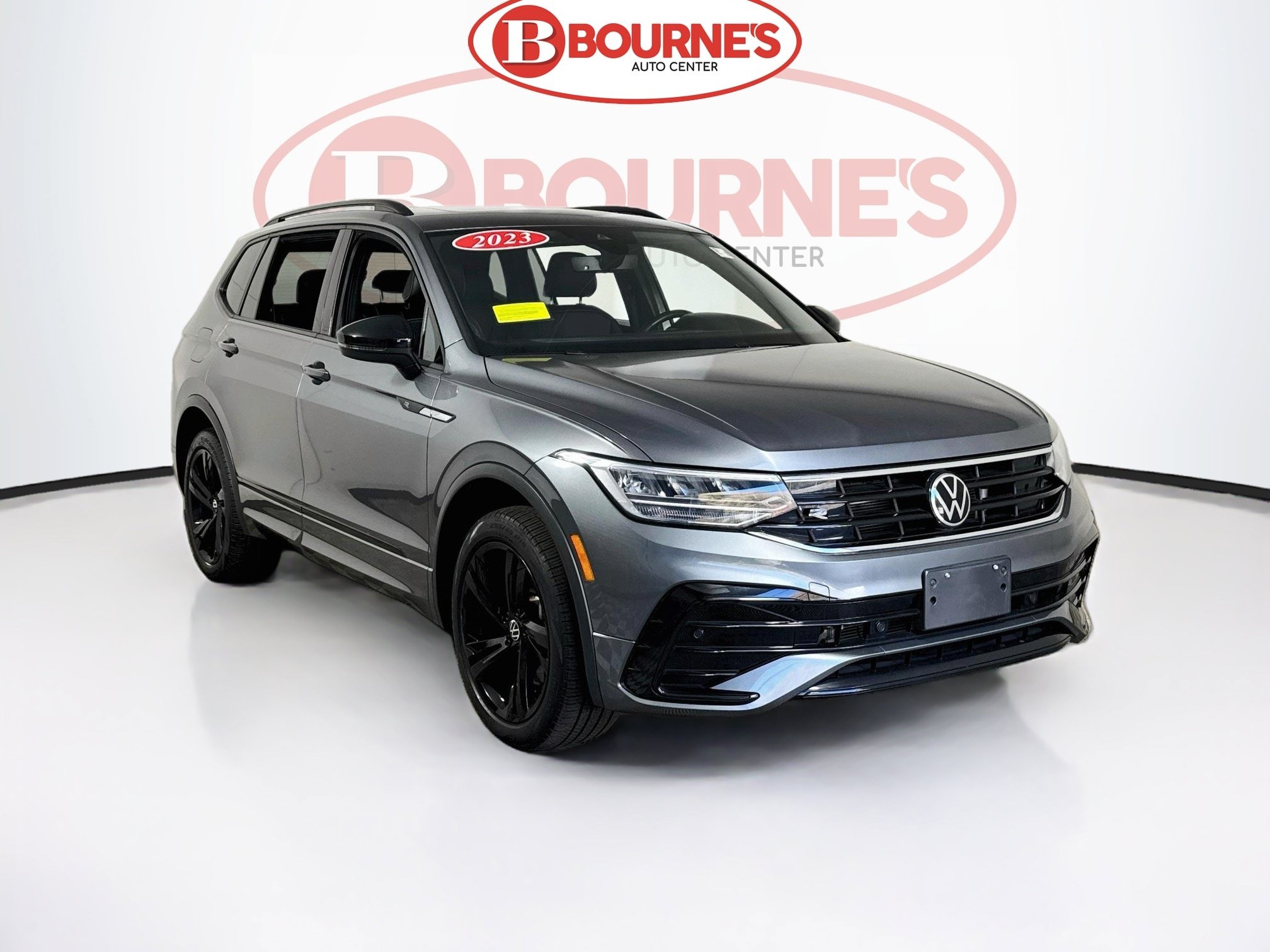 Used 2023 Volkswagen Tiguan SE R-Line AWD/4WD image 1