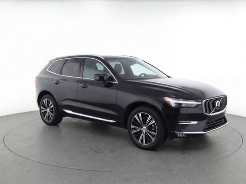Certified 2023 Volvo XC60 B5 Plus w/ Climate Package AWD/4WD image 2