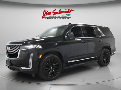 Used 2022 Cadillac Escalade Luxury AWD/4WD image 2