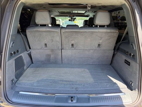 Used 2022 Jeep Grand Wagoneer Series II w/ Rear Seat Video Group 1 AWD/4WD image 20