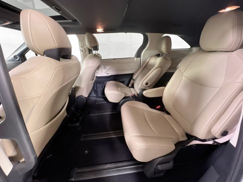 Used 2022 Toyota Sienna XLE w/ XLE Plus Package AWD/4WD image 25