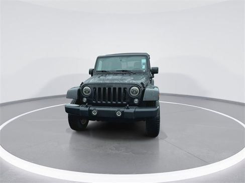 Used 2015 Jeep Wrangler Unlimited Sahara image 3