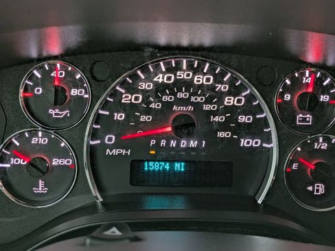 Used 2024 Chevrolet Express 2500 w/ Driver Convenience Package RWD image 7