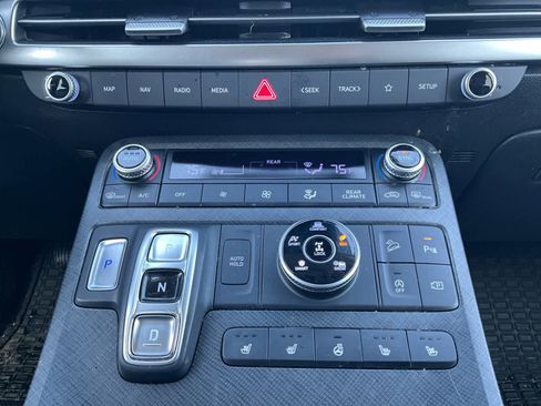 Used 2024 Hyundai Palisade Limited image 24