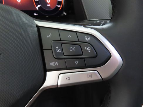 New 2025 Volkswagen Atlas Peak Edition SE image 15