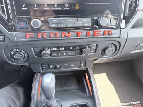 Used 2026 Nissan Frontier PRO-4X AWD/4WD image 32
