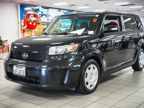 Used 2009 Scion xB image 3
