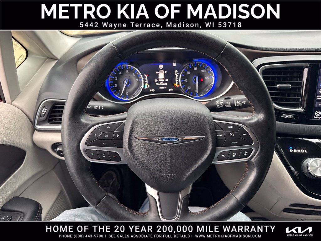 Used 2019 Chrysler Pacifica Touring-L Plus FWD image 18